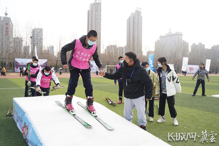 “粤”上新台阶丨不下雪的大湾区 为何冰雪运动越来越“燃”？