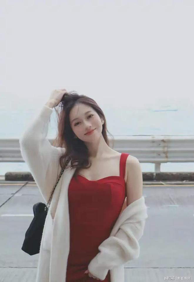 吴柳芳从艺术体操冠军到火遍全网女神身材颜值确实不错。(图3)