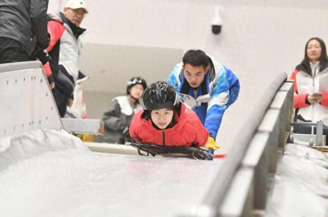 百名学生畅享冬奥激情！北京中学生冰雪研学活动落户延庆