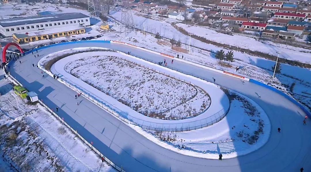 东湖评论：以中国速度引领冰雪运动新纪元