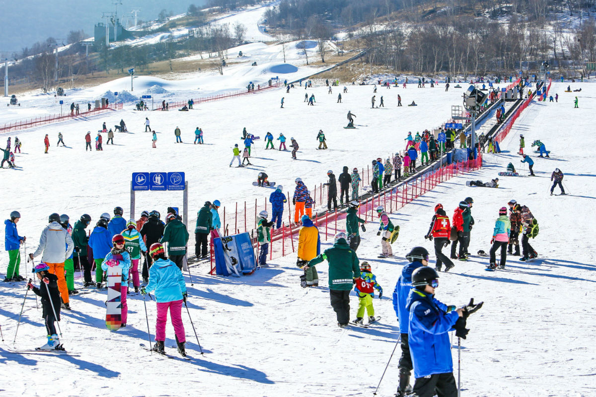 亚冬会助推中国冰雪装备产业腾飞市场前景广阔
