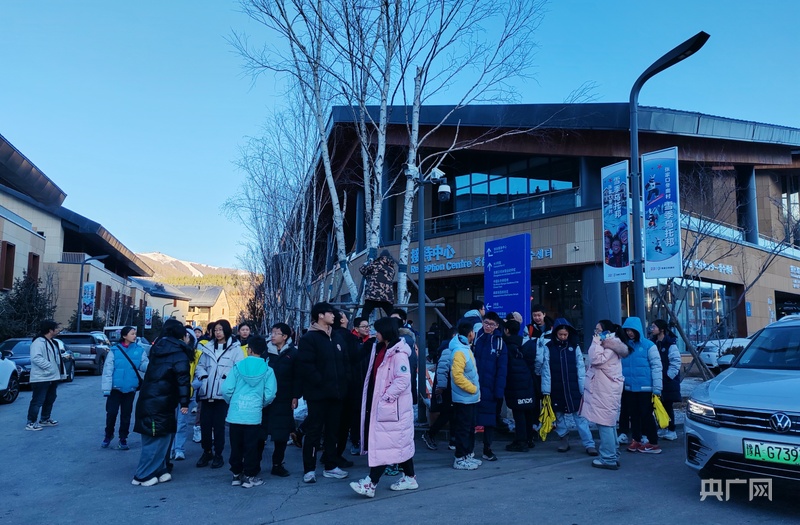 一百秒一冰城·冰雪春天｜“冰雪+”热潮涌动 张家口经济绽放新活力(图1)