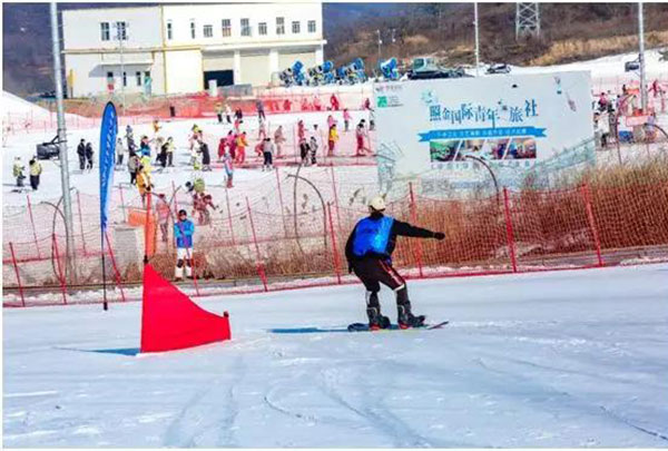 中国滑雪登山队强势包揽奖牌