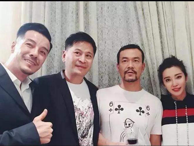 海一天：不靠当领导的父亲46岁才走红娶二婚妻子待继子如亲生(图10)