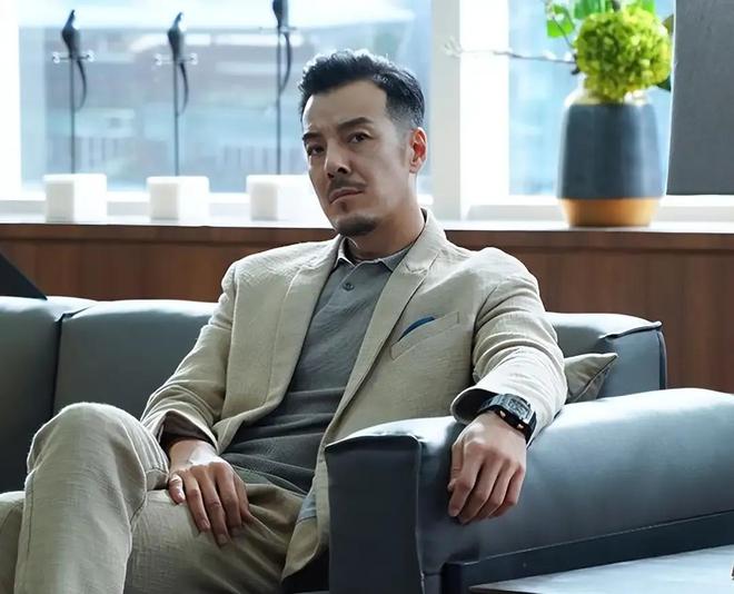 海一天：不靠当领导的父亲46岁才走红娶二婚妻子待继子如亲生(图16)