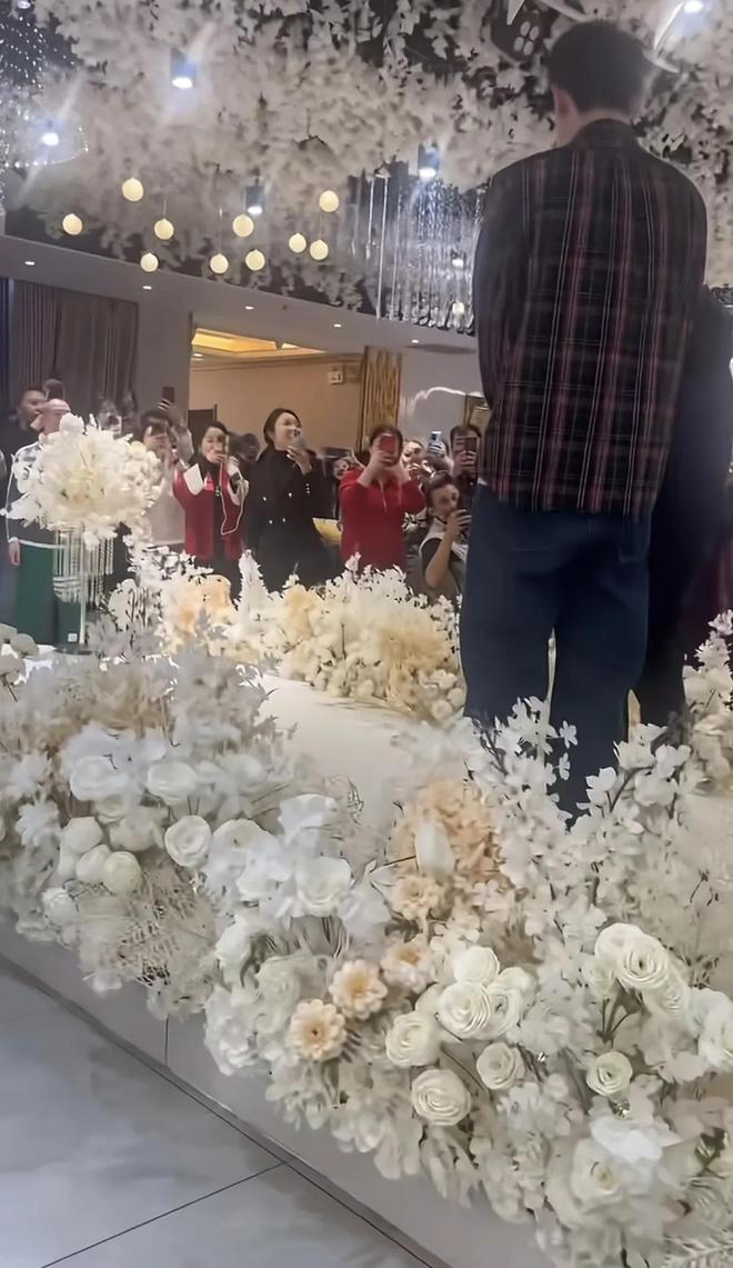 搞笑！王九龙回天津举办婚礼答谢宴被郭德纲抢风头朱琳鼻子奇怪(图5)