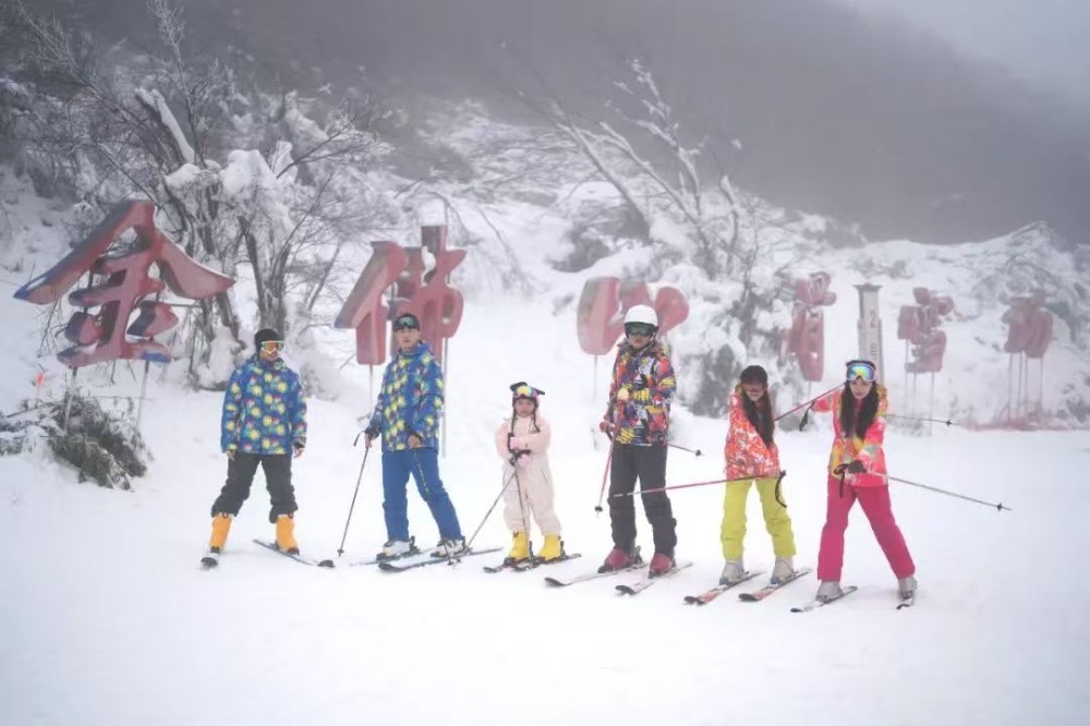 冰雪“热效应” 看重庆冰雪运动如何点燃区域经济发展新引擎(图4)