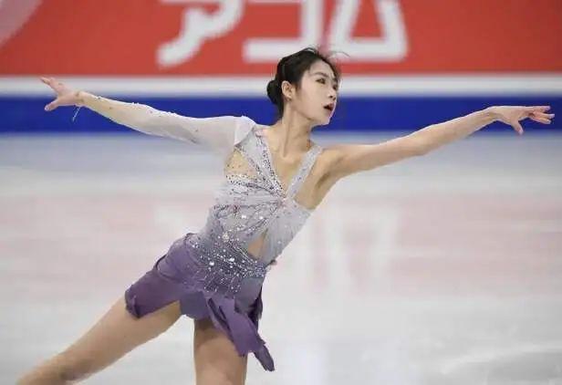 从头号选手到第10名！花滑女神状态下滑快无缘北京冬奥会不冤(图3)