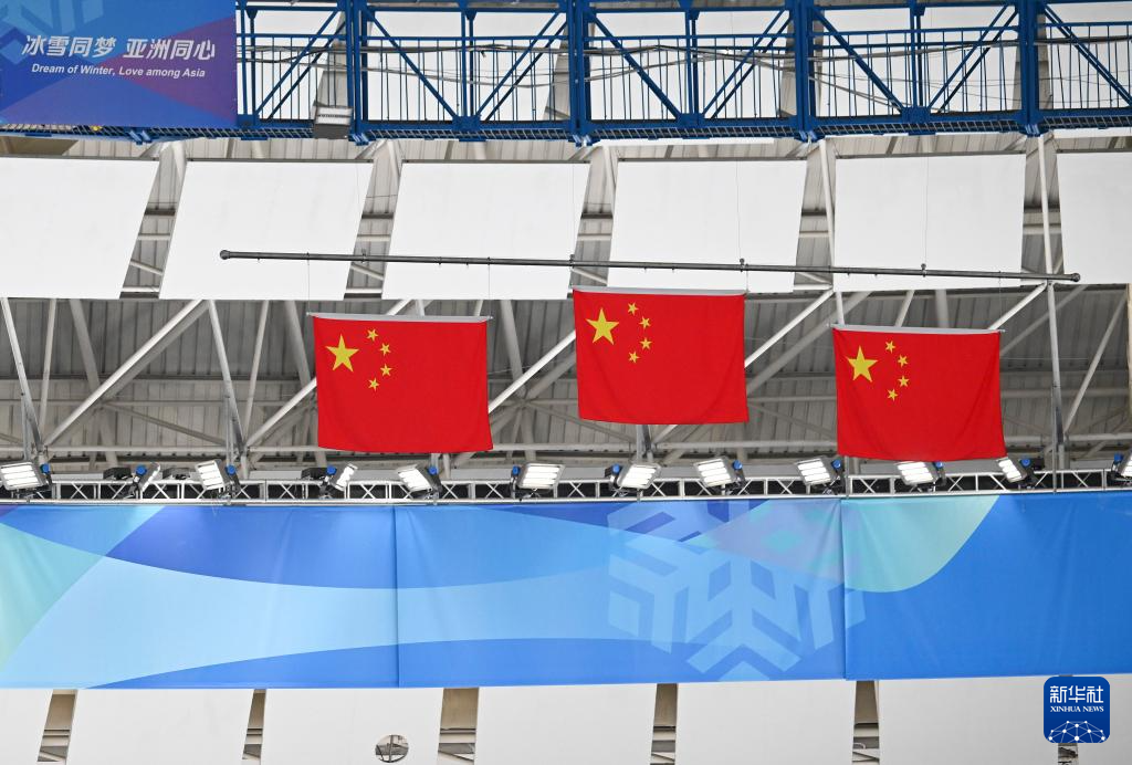 亚冬会丨速度滑冰——中国选手包揽男子5000米比赛冠亚季军(图17)