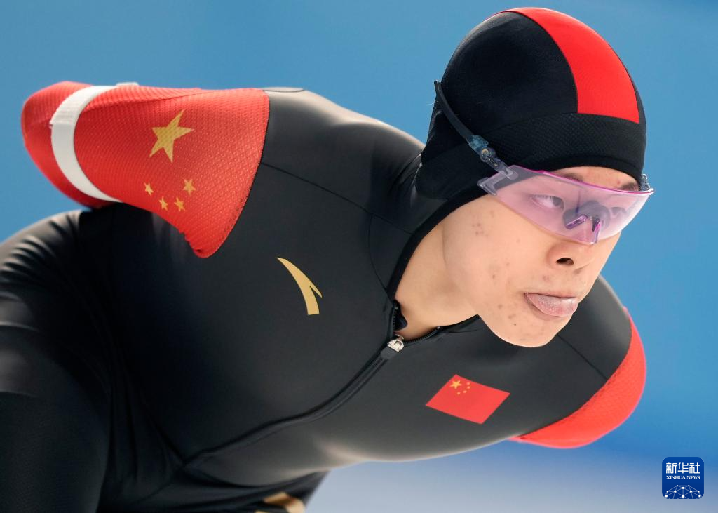 亚冬会丨速度滑冰——中国选手包揽男子5000米比赛冠亚季军(图28)