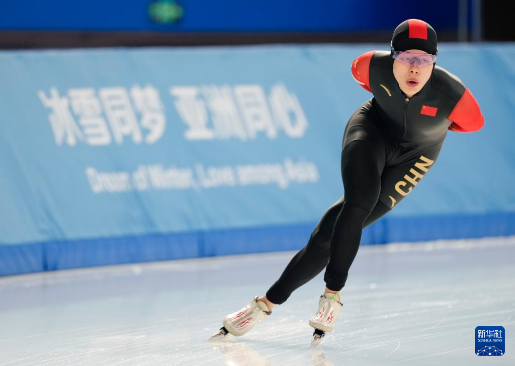 亚冬会丨速度滑冰——中国选手包揽男子5000米比赛冠亚季军(图34)
