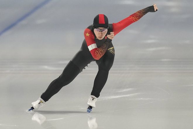 亚冬会：中国包揽速滑女子1000米冠亚军韩梅收获个人第二金