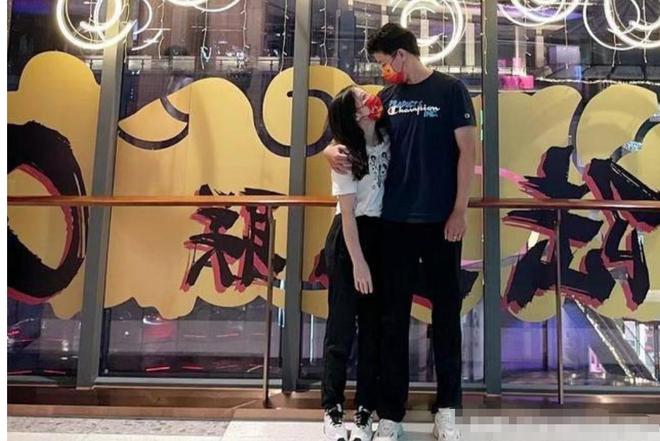 冠军邓琳琳：身高137cm无人追退役后二次发育现被丈夫宠成宝(图14)