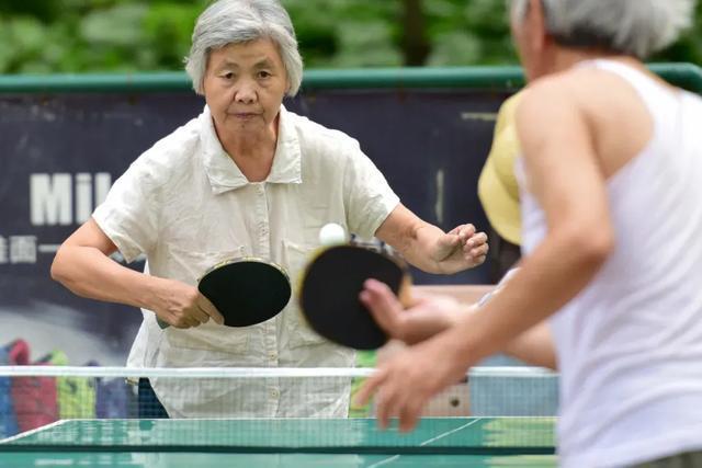 73岁普京的养生之道：深夜尽量不吃东西每天运动强心肺！(图3)