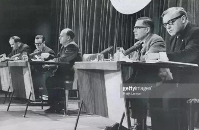 1961年为帮中国购粮加拿大农业部长如何亲自给中国担保贷款？