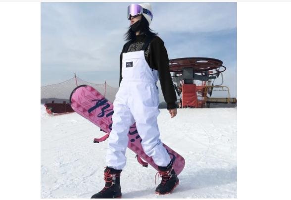 滑雪的装备都有哪些？滑雪时怎么做好防晒？