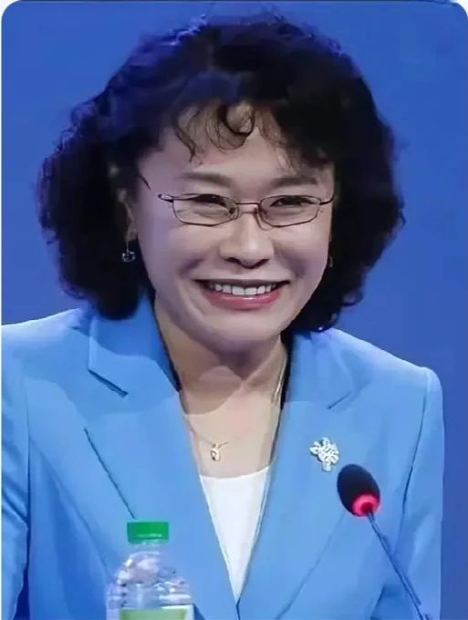 张海迪是个谜！1955年出生身患多种疾病如今不仅面色红润(图2)