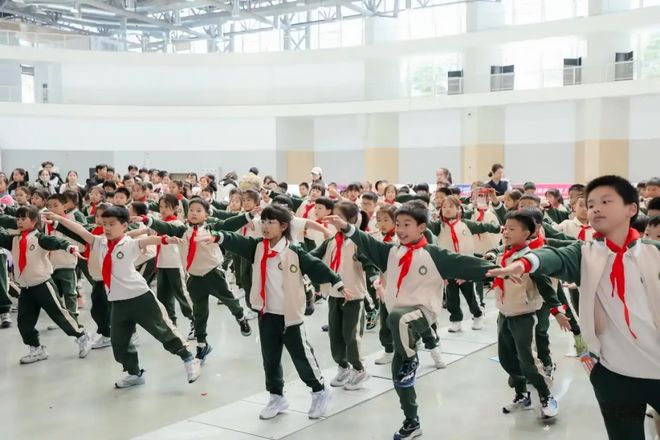 冰雪头条：2025“浙里”冰雪健身运动季来了(图1)