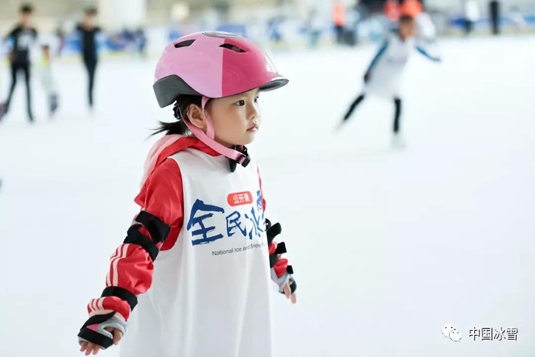 国际冰雪服饰博览会(图1)