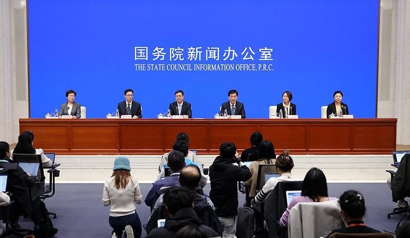我国冰雪装备发展情况如何？如何促进新技术与冰雪装备融合发展？工信部答记者问来了(图1)