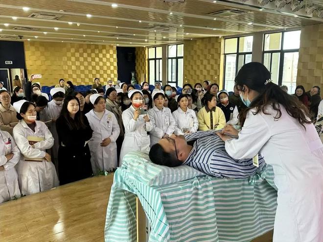 提升护理能力共筑健康防线——市中医医院开展月度护理层级培训(图2)