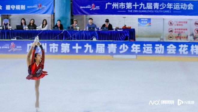 12岁花滑小丫在广州市运会上挑战高难度成中国女子第一人(图1)