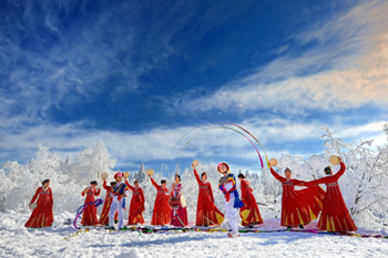 冰雪吉林引凤来 新雪季 更精彩_吉林频道_凤凰网(图4)