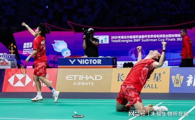 21-5横扫韩国！石宇奇爆发助国羽卫冕苏迪曼杯第14冠(图1)