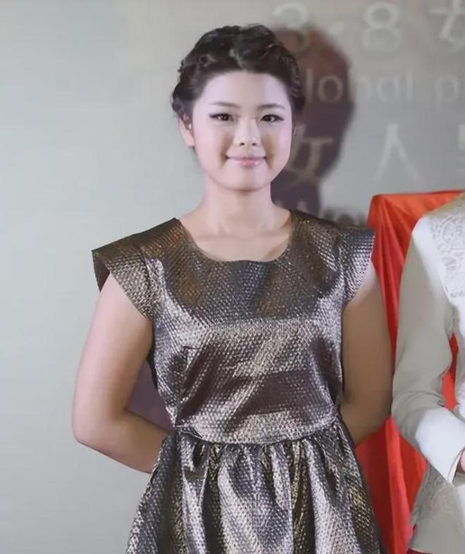 36岁的嘎子和33岁的英子现状：一个健硕有型一个女大十八变！(图3)