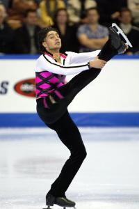 速滑世锦赛宁忠岩排名1000米第三和500米第六获得男子短距离全能铜牌冰上飞人(图1)