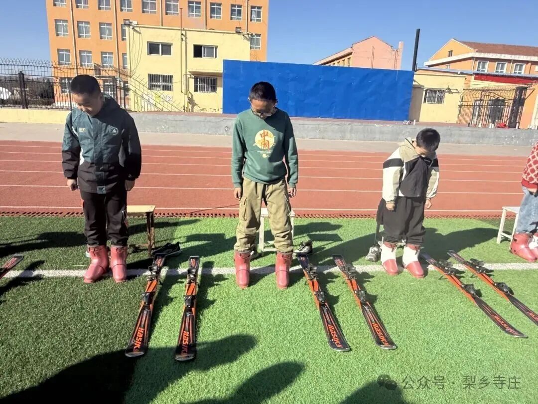 特朗普称对伊朗战事“已基本结束”；原油高点大跌30%！纳斯达克中国金龙指数涨176%；上海垣信董事长：“千帆星座”将在年内实现全球初步覆盖——《投资早参(图1)